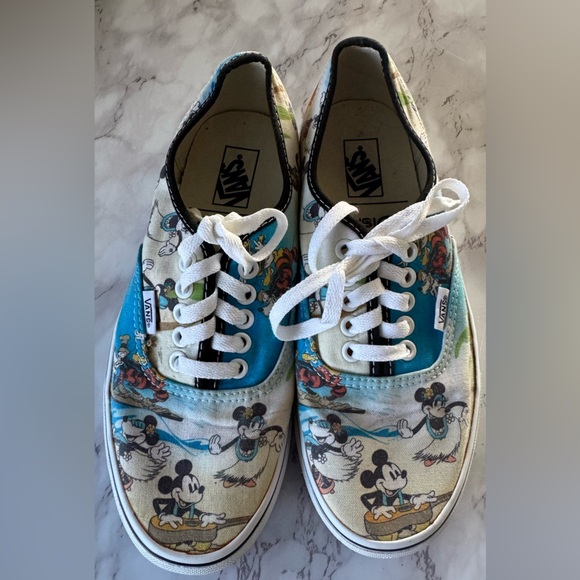 Hawaiian Mickey & Minnie Mouse Vans - Picture 12 of 16